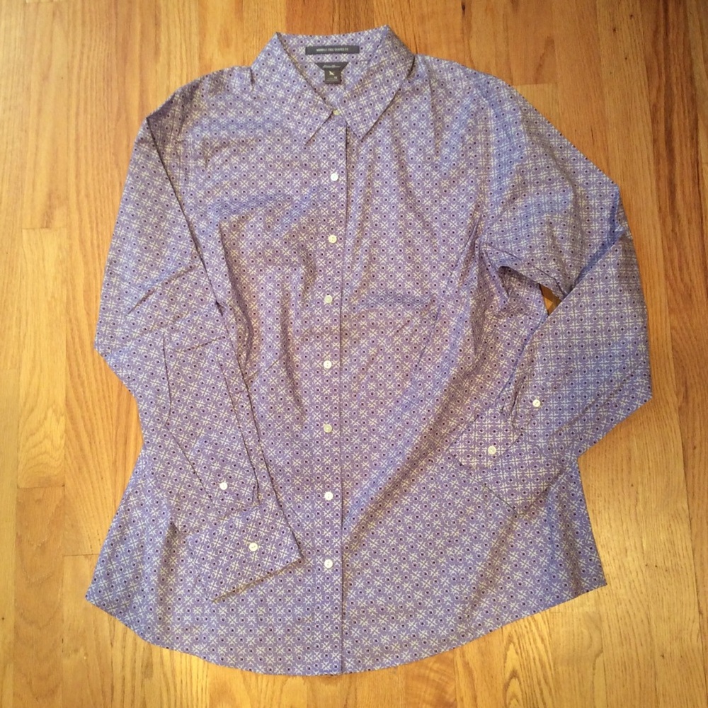 Eddie Bauer button up ⭐️ ✨HP✨⭐️ lavender and white ⭐️ cotton mix stretch